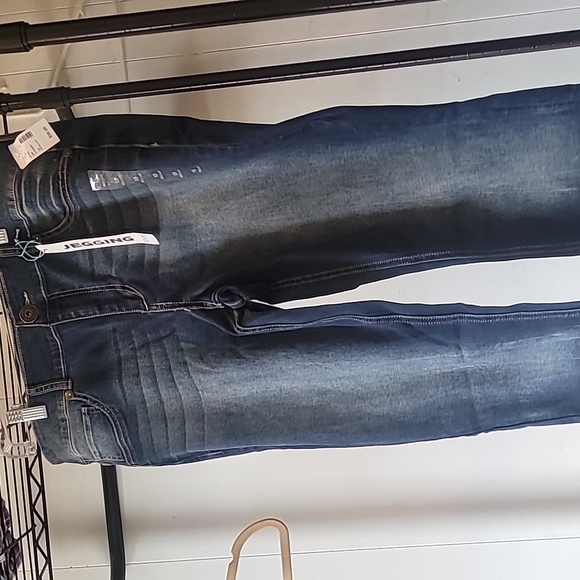 Regular Fit Jeans - Picture 1 of 5